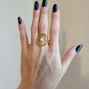 Elegant Gold Pearl Ring